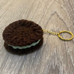 Mint chocolate crochet cookie 🧶 2” cookie 🍪 keychain